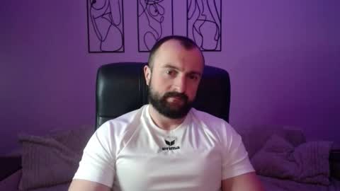 Snapshot of brindlefly69 chatting on April 14, 10:43 am brindlefly69 online show from April 14, 10:43 am