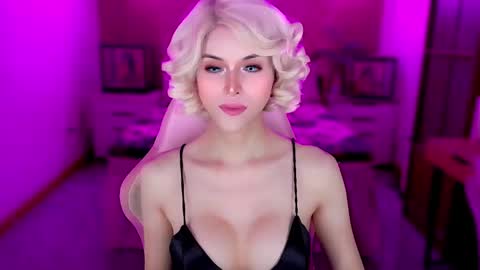 brionatop online show from November 11, 1:05 am