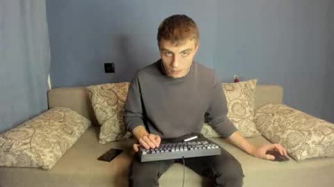Snapshot of bristlebback chatting on October 14, 4:30 pm bristlebback online show from October 14, 4:30 pm