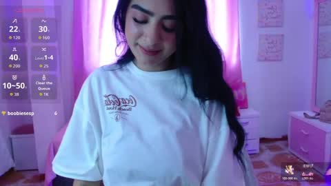 Snapshot of britannie_ chatting on June 7, 4:44 pm britannie_ online show from June 7, 4:44 pm