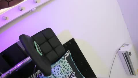 britannyxhorny online show from December 17, 7:47 am