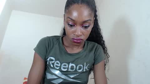 Snapshot of britanylee_01 chatting on September 27, 9:03 am britanylee 01 online show from September 27, 9:03 am