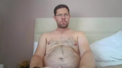 britguy6985 online show from June 19, 11:58 am