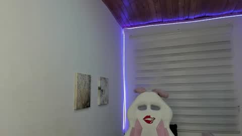 Snapshot of brith_ness chatting on June 25, 5:12 am Brith ness online show from June 25, 5:12 am