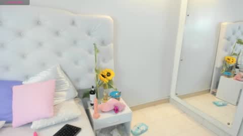 Snapshot of brithany_rousee chatting on December 5, 10:23 pm Brithany Rousee online show from December 5, 10:23 pm