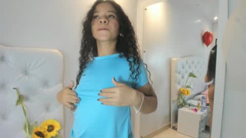 Snapshot of brithany_rousee chatting on December 9, 10:09 pm Brithany Rousee online show from December 9, 10:09 pm