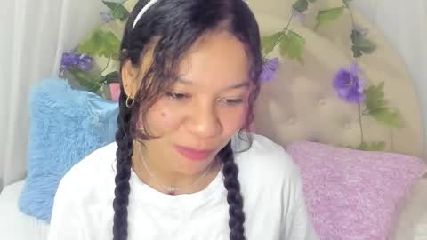 Snapshot of brithany_rousee chatting on December 21, 3:42 pm Brithany Rousee online show from December 21, 3:42 pm