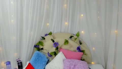 Snapshot of brithany_rousee chatting on December 23, 3:12 pm Brithany Rousee online show from December 23, 3:12 pm