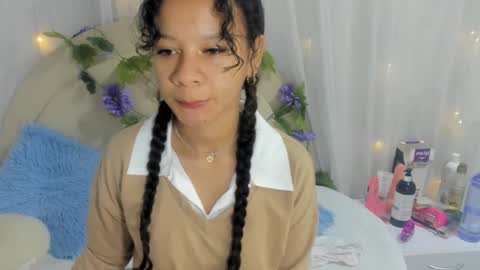 Snapshot of brithany_rousee chatting on January 6, 3:19 pm Brithany Rousee online show from January 6, 3:19 pm