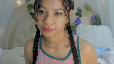 Snapshot of brithany_rousee chatting on January 8, 3:28 pm Brithany Rousee online show from January 8, 3:28 pm