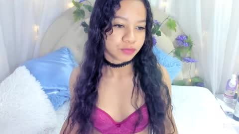 Snapshot of brithany_rousee chatting on January 18, 7:04 pm Brithany Rousee online show from January 18, 7:04 pm