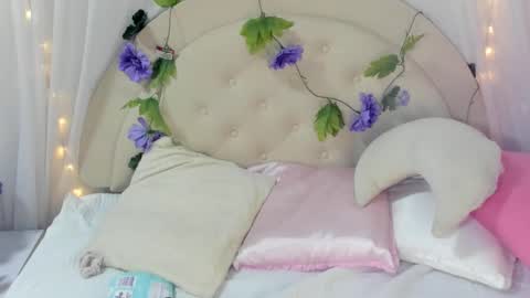 Snapshot of brithany_rousee chatting on February 1, 12:05 pm Brithany Rousee online show from February 1, 12:05 pm