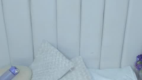 Snapshot of brithany_rousee chatting on February 17, 10:14 pm Brithany Rousee online show from February 17, 10:14 pm