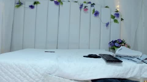 Snapshot of brithany_rousee chatting on February 19, 10:31 pm Brithany Rousee online show from February 19, 10:31 pm