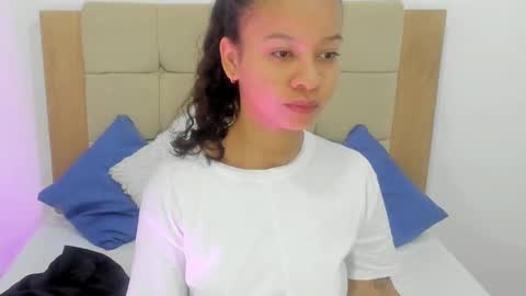 Snapshot of brithany_rousee chatting on September 23, 8:12 pm Brithany Rousee online show from September 23, 8:12 pm