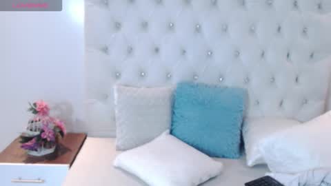 Snapshot of brithany_rousee chatting on September 29, 7:19 pm Brithany Rousee online show from September 29, 7:19 pm