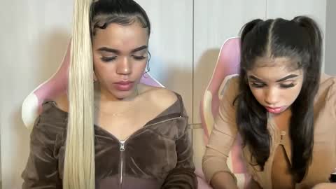 Snapshot of brithneysquirt chatting on February 18, 6:48 am brithneysquirt online show from February 18, 6:48 am