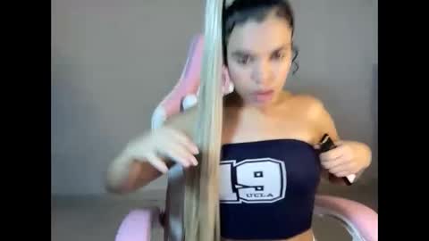 Snapshot of brithneysquirt chatting on February 21, 4:07 am brithneysquirt online show from February 21, 4:07 am