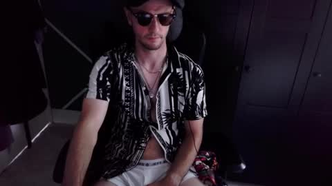 britishbigdick_ online show from September 17, 2:30 pm