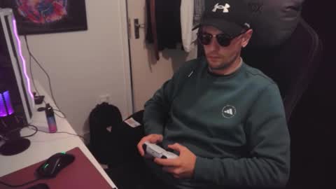 britishbigdick_ online show from September 22, 5:59 pm