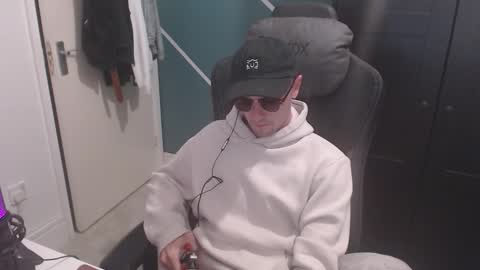 britishbigdick_ online show from October 2, 6:04 pm