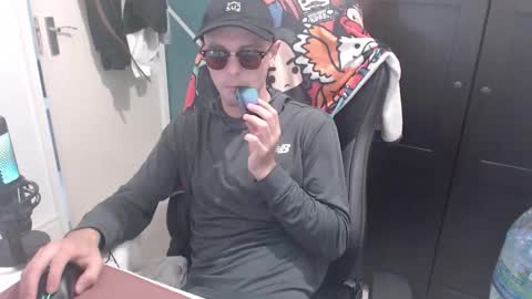 britishbigdick_ online show from October 3, 2:25 pm