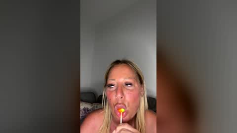 britishcumslut_10 online show from April 20, 9:05 pm