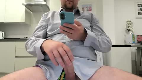 Britishman1989 online show from April 17, 10:13 pm