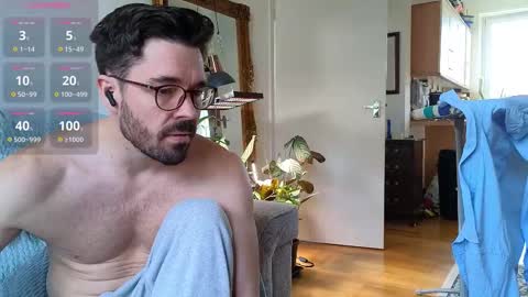 Snapshot of britishpoet chatting on September 17, 11:01 am Callum online show from September 17, 11:01 am