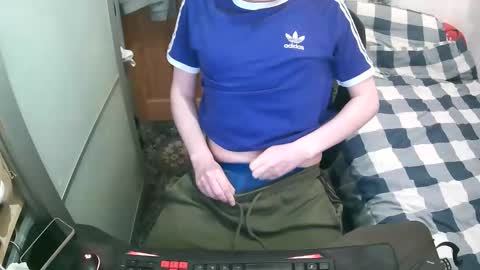 British Tom online show from April 26, 11:24 pm
