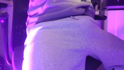 britlongstrke online show from March 8, 12:31 pm