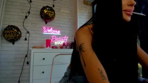 Snapshot of britney_charm chatting on September 19, 6:15 am britney_charm online show from September 19, 6:15 am