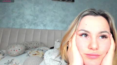 Snapshot of britney_night chatting on February 4, 11:27 am Betty Lara-real name online show from February 4, 11:27 am