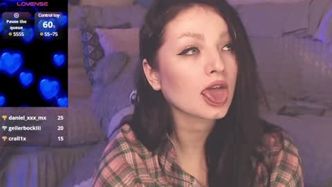 Snapshot of britneybarker chatting on February 4, 3:22 am britneybarker online show from February 4, 3:22 am