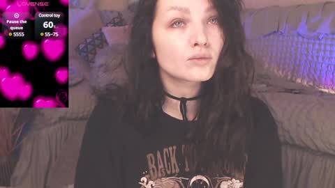 Snapshot of britneybarker chatting on February 5, 1:37 am britneybarker online show from February 5, 1:37 am