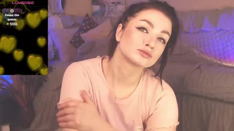 Snapshot of britneybarker chatting on February 14, 2:07 am britneybarker online show from February 14, 2:07 am