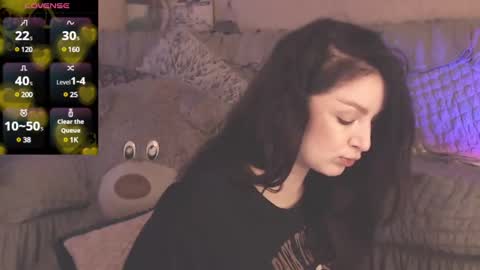 Snapshot of britneybarker chatting on February 27, 1:48 am britneybarker online show from February 27, 1:48 am