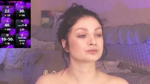 Snapshot of britneybarker chatting on March 1, 2:26 am britneybarker online show from March 1, 2:26 am