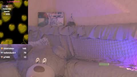 Snapshot of britneybarker chatting on March 3, 5:42 am britneybarker online show from March 3, 5:42 am