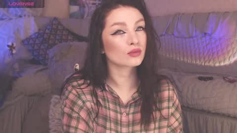 Snapshot of britneybarker chatting on March 12, 1:36 am britneybarker online show from March 12, 1:36 am