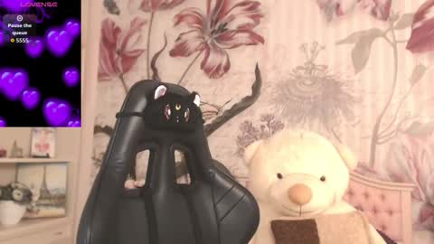 Snapshot of britneybarker chatting on September 10, 1:49 am britneybarker online show from September 10, 1:49 am