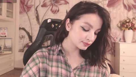 Snapshot of britneybarker chatting on September 16, 8:32 pm britneybarker online show from September 16, 8:32 pm