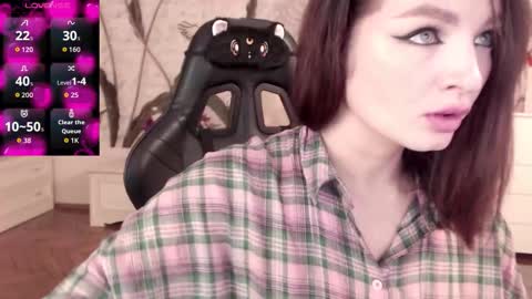 Snapshot of britneybarker chatting on November 12, 10:09 pm britneybarker online show from November 12, 10:09 pm