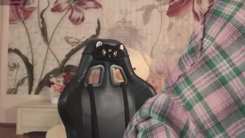 Snapshot of britneybarker chatting on November 21, 1:04 am britneybarker online show from November 21, 1:04 am