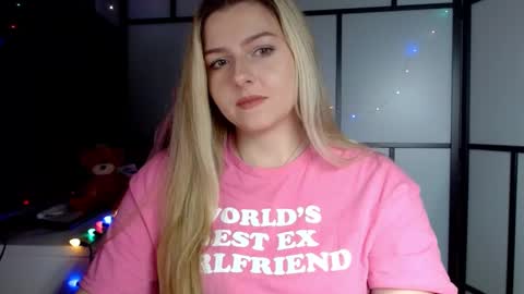 BritneyGlow online show from December 7, 4:36 pm