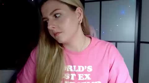 BritneyGlow online show from December 7, 11:12 pm