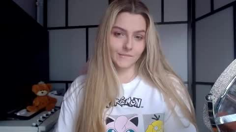 BritneyGlow online show from December 9, 8:22 am