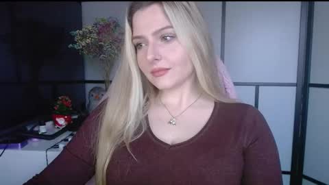 BritneyGlow online show from December 19, 2:13 pm