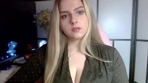 BritneyGlow online show from December 29, 7:11 pm