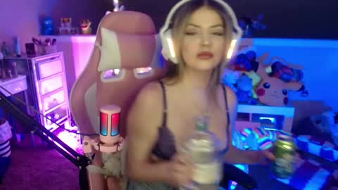 britneyskylarx online show from December 4, 5:39 am